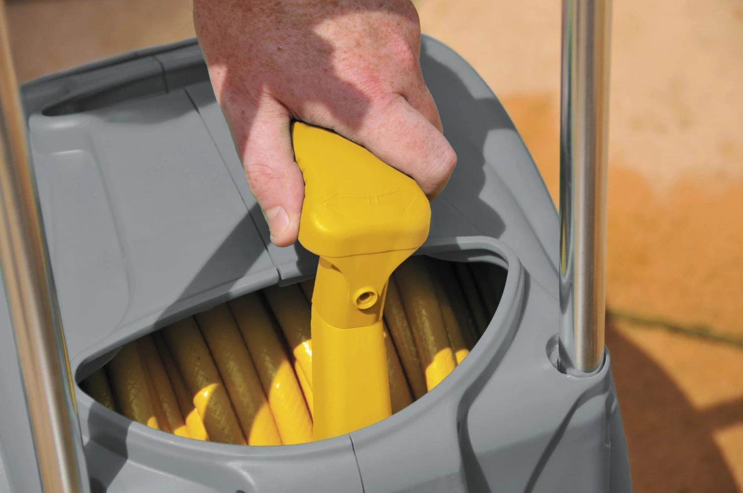 Hozelock Compact Cart 30m - 2416 5 Hozelock Compact Cart 30m - 2416 - Image 3