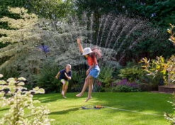 Hozelock Rectangular Sprinkler Plus 220M² M -Silverlines Equipment Store hozelock rectangular sprinkler plus 220m m 36173530071206