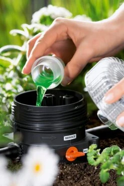 Gardena Liquid Fertilizer Dispenser - 8313 -Silverlines Equipment Store irrigation pipe fittings stakes and adaptors gardena liquid fertilizer dispenser 8313 35441449009318