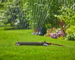 Gardena Aquazoom L 350 M² Oscillating Sprinkler - 18714 -Silverlines Equipment Store lawn sprinklers gardena aquazoom l 350 m oscillating sprinkler 18714 35441623105702