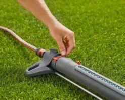 Gardena Aquazoom L 350 M² Oscillating Sprinkler - 18714 -Silverlines Equipment Store lawn sprinklers gardena aquazoom l 350 m oscillating sprinkler 18714 35441623236774