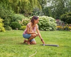 Gardena Aquazoom S 150 M² Oscillating Sprinkler - 18710 -Silverlines Equipment Store lawn sprinklers gardena aquazoom s 150 m oscillating sprinkler 18710 35441546723494